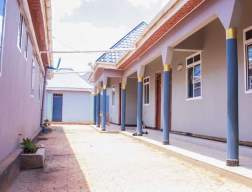 Ahadi Hostel – R1