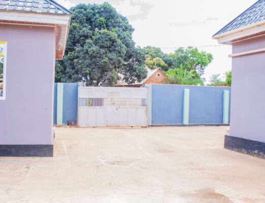 Ahadi Hostel – R7
